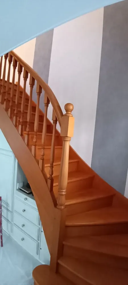 Escalier rénové à Le Mans par JL Beauvais avant 1